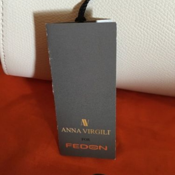 BNWT Anna Virgili For FEDON 1919 Italy Cream Beige - Picture 4 of 6